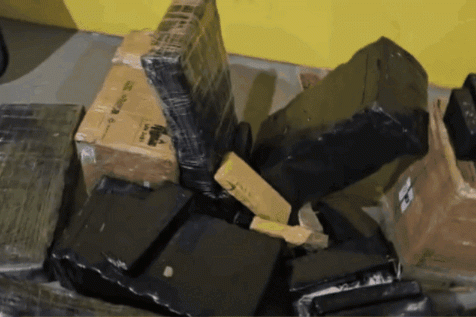 Adolescente prestes a completar 18 anos é flagrado com 300 kg de droga em carro roubado na BR-101