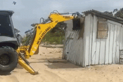 Construções irregulares são demolidas em Balneário Rincão