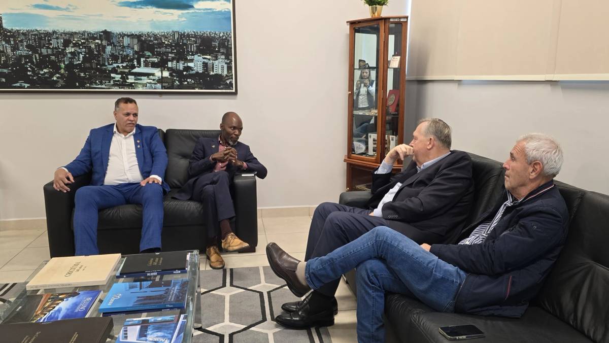 Em Criciúma, representante do Togo conhece empresas e instituições da região — foto 1
