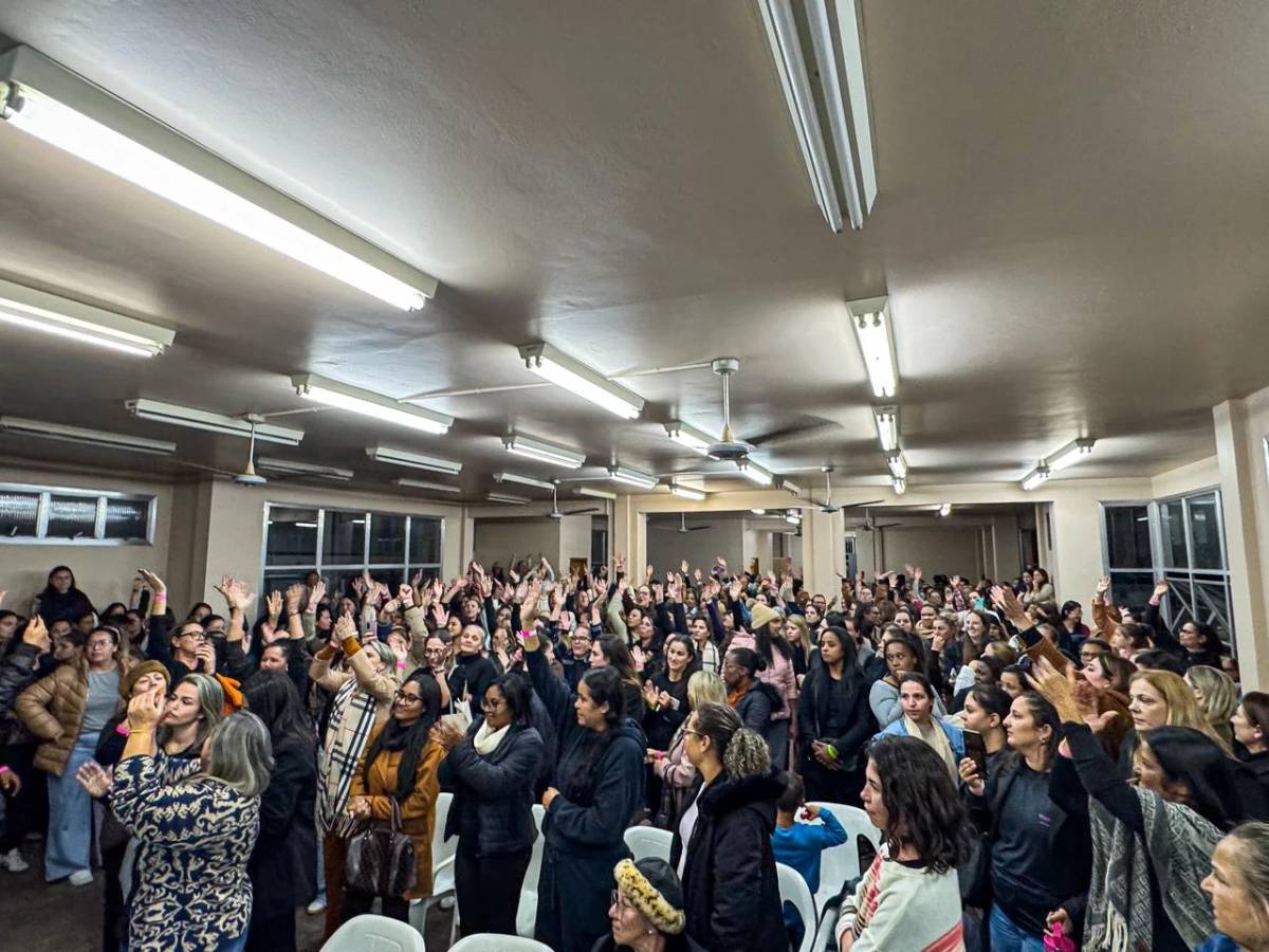 Vídeo: professores aceitam proposta da Afasc e encerram greve em Criciúma — foto 2