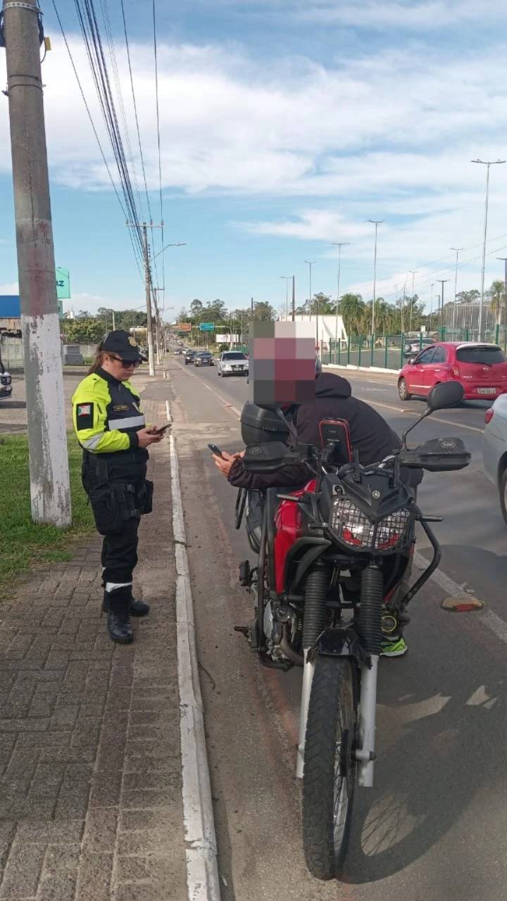Quase 30 motocicletas são abordadas durante operação em Criciúma; veja fotos — foto 1