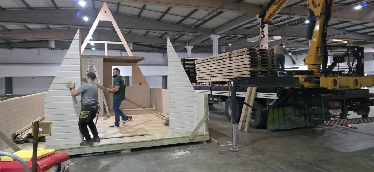 Criciúma: montagem da CasaPronta começa com mais de mil pessoas envolvidas nos preparativos — foto 5
