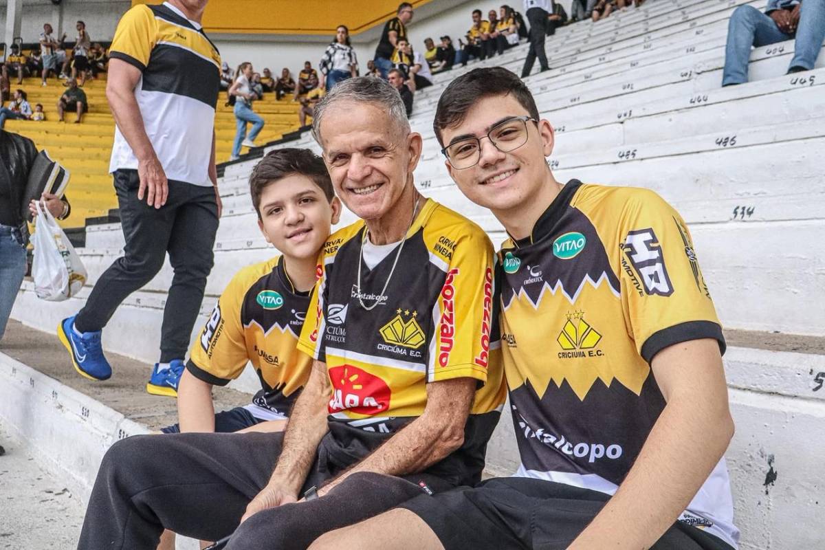 Mais de 11 mil torcedores celebram vitória do Tigre no clássico diante do Avaí — foto 1