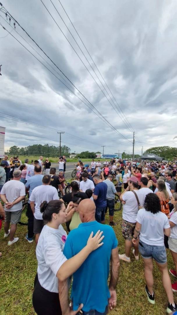 Em protesto, manifestantes reforçam importância de ciclovia na SC-447 — foto 10
