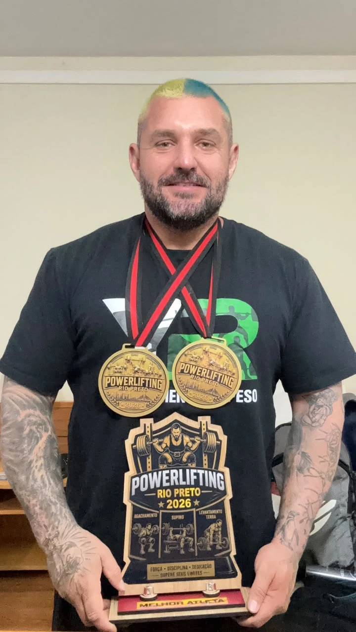 Atleta do Sul de SC quebra o próprio recorde e conquista titulos nacionais de powerlifting — foto 1