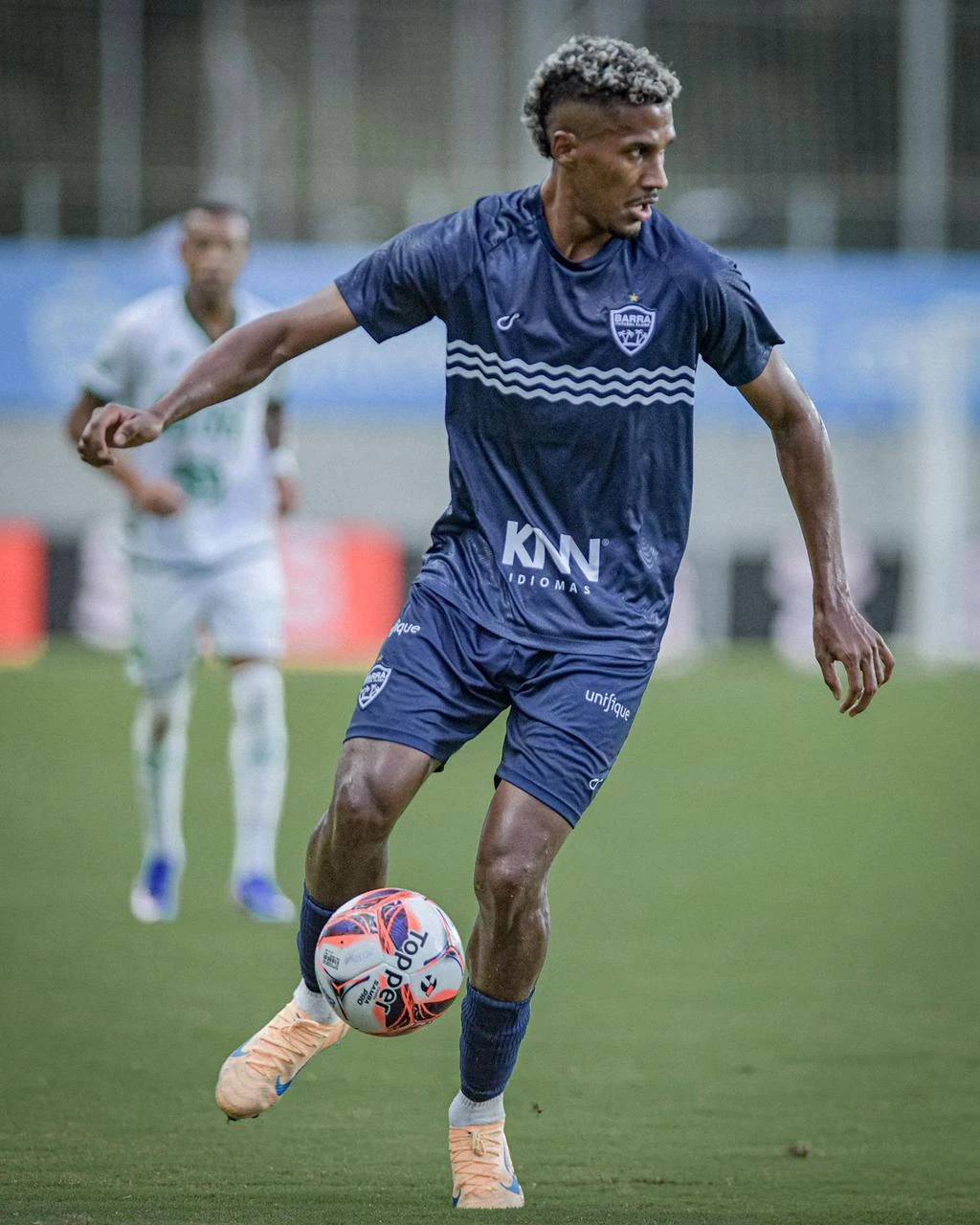 Volante ex-Caravaggio comemora o segundo título pelo Barra — foto 2
