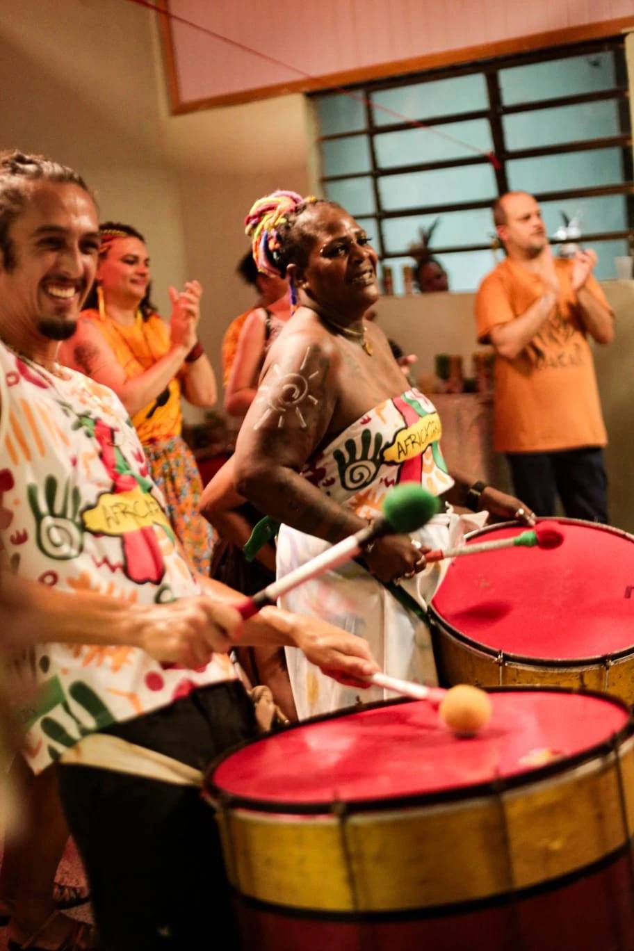 Evento gratuito leva folia do Carnaval às ruas de Criciúma — foto 2