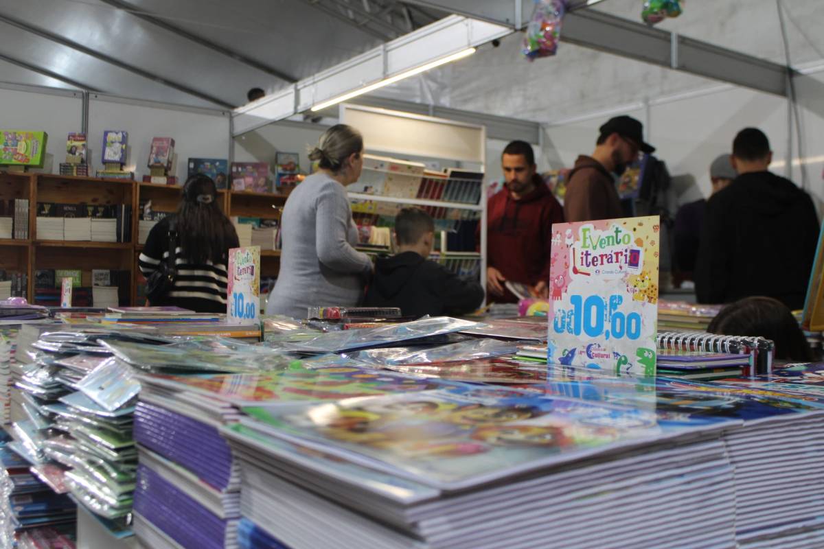 Criciúma: veja as fotos do primeiro dia da 19ª edição da Feira do Livro — foto 2