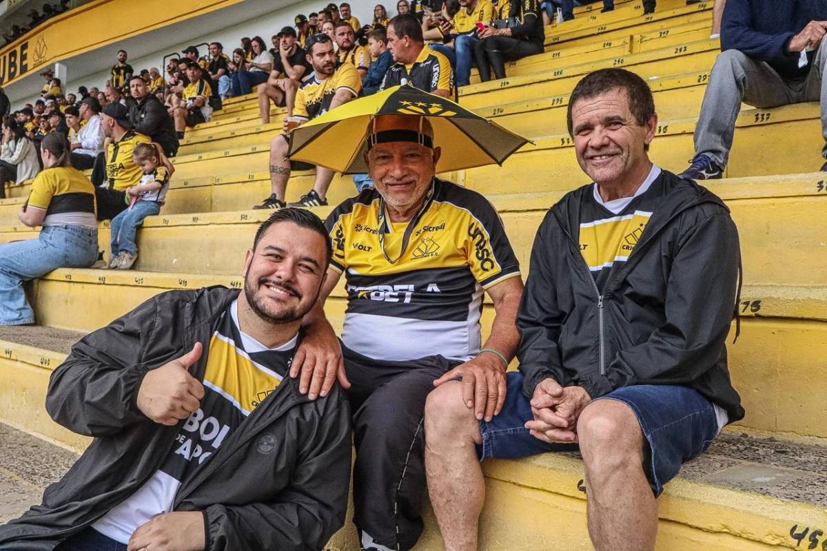 Mais de 11 mil torcedores celebram vitória do Tigre no clássico diante do Avaí — foto 2
