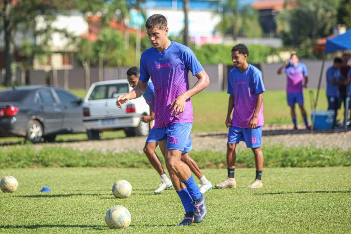 Caravaggio realiza jogo-treino com o Hercílio Luz neste sábado — foto 2