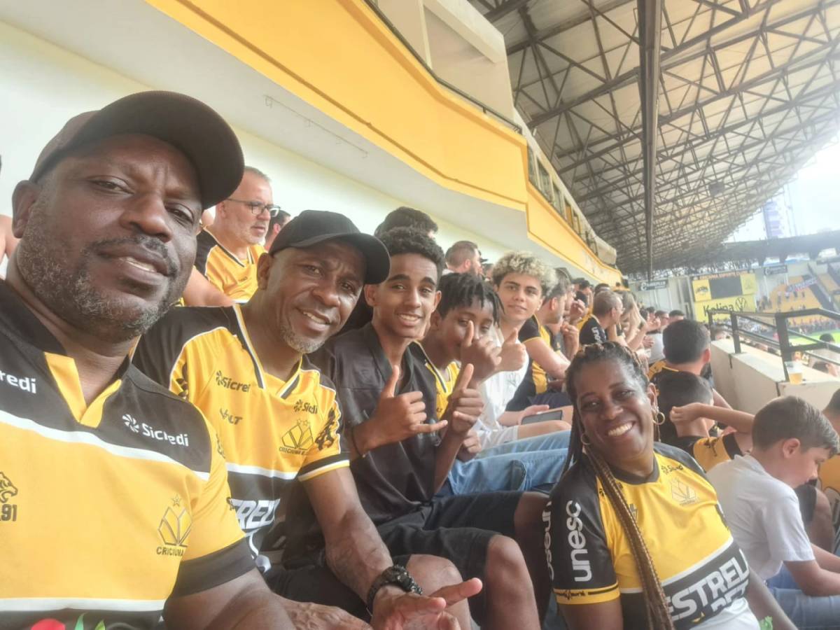 Torcida do Criciúma comemora vitória e título no primeiro jogo do ano — foto 30