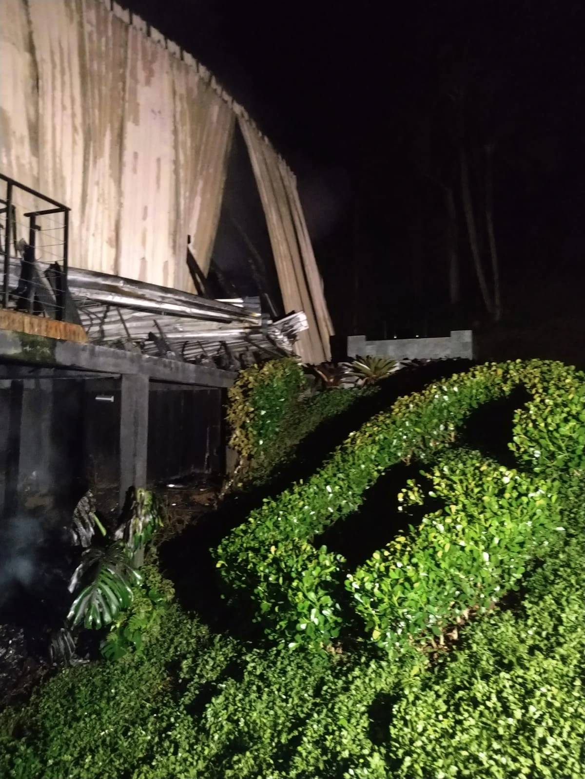 Incêndio destrói cabana de pousada em Jacinto Machado — foto 1