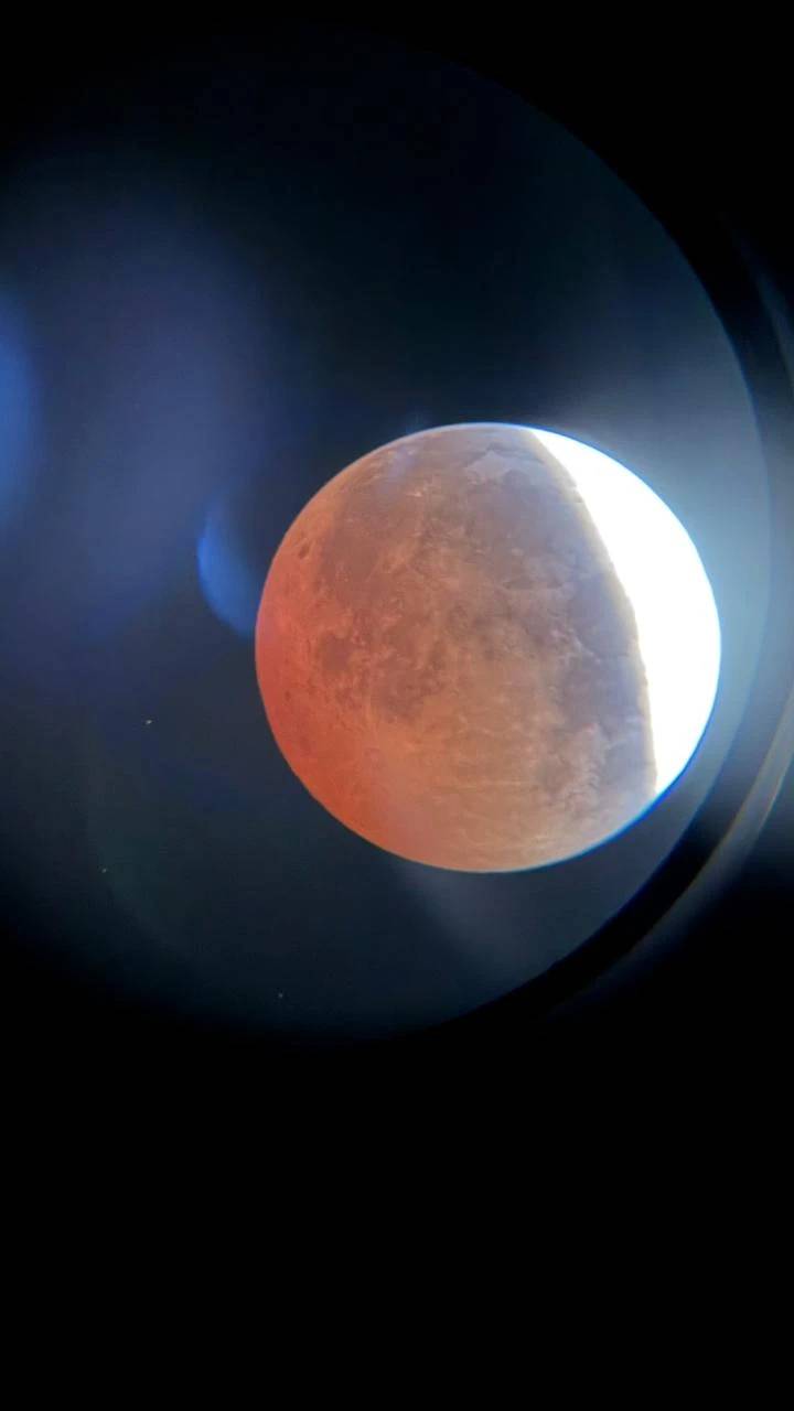 Lua de Sangue: veja as fotos das diferentes fases e como foi o eclipse lunar parcial — foto 2