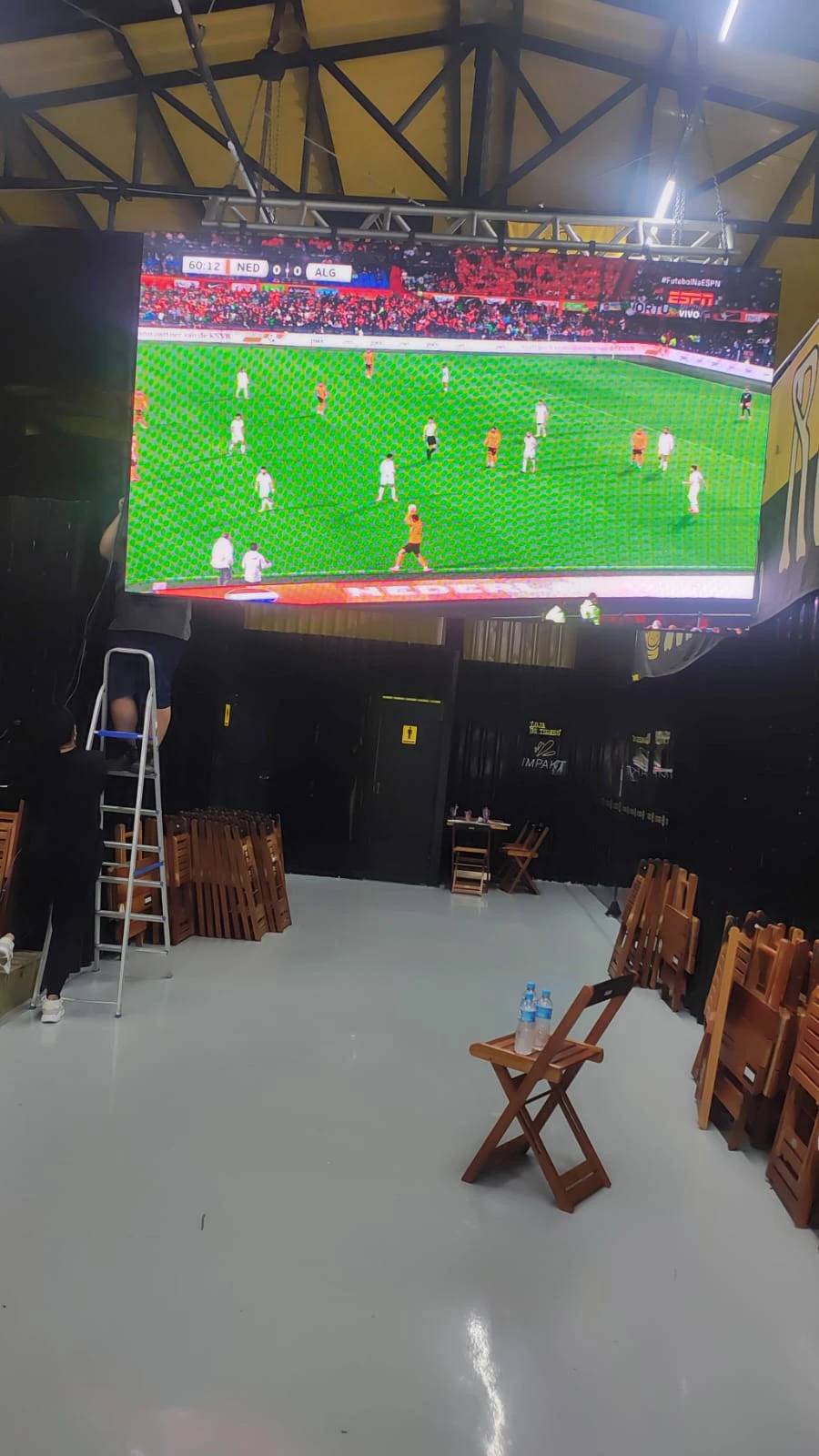 Com telões e espaço temático, torcida Os Tigres prepara sede para a Copa do Mundo — foto 1
