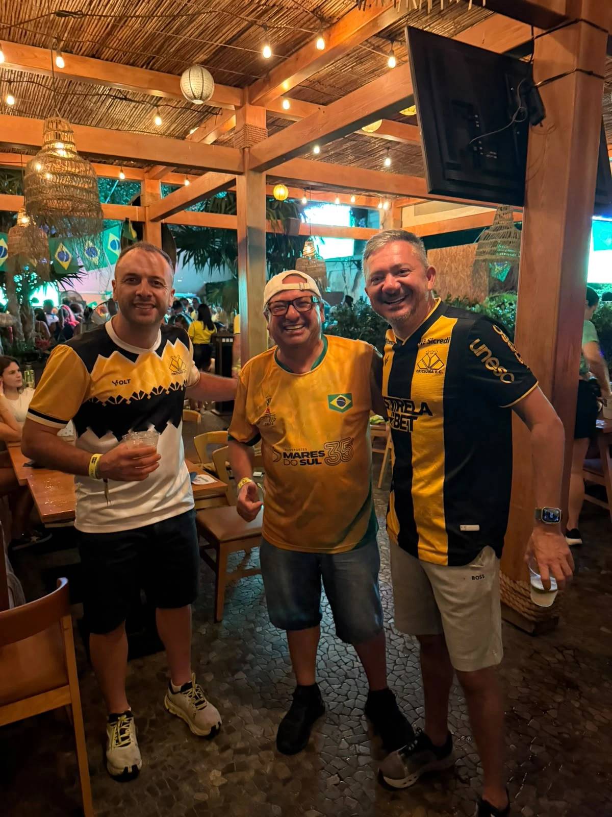 Torcedor de Criciúma ganha destaque mundial após bandeira aparecer em gol de Vinicius Júnior — foto 2