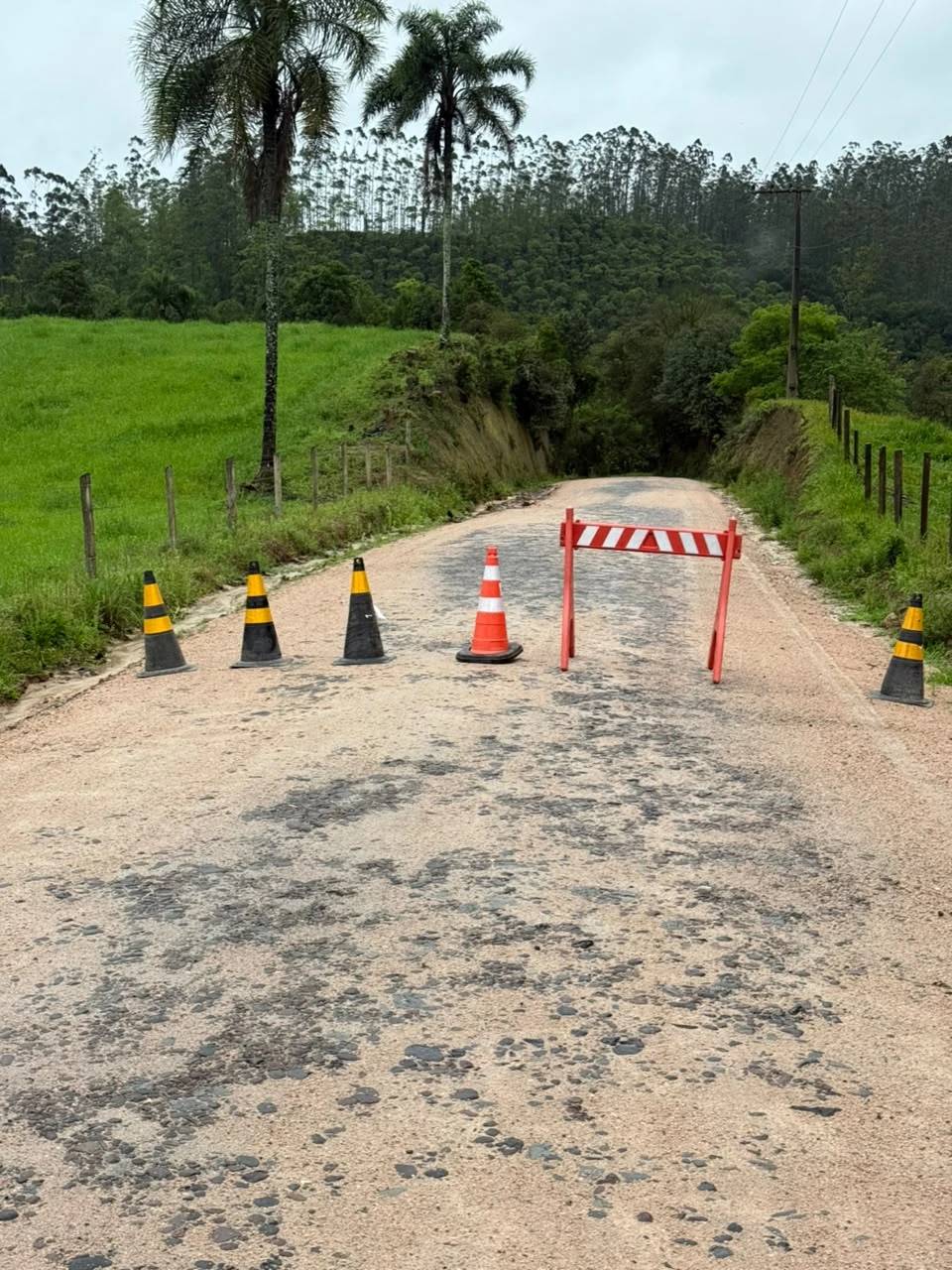 Fortes chuvas elevam nível dos rios e provocam danos em estruturas em Lauro Müller; veja fotos — foto 1