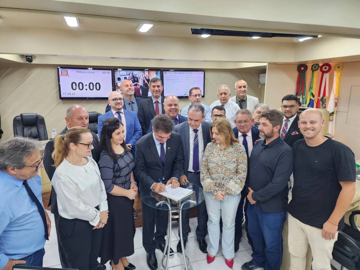 Prefeito autoriza início das obras da nova sede do Legislativo criciumense — foto 1