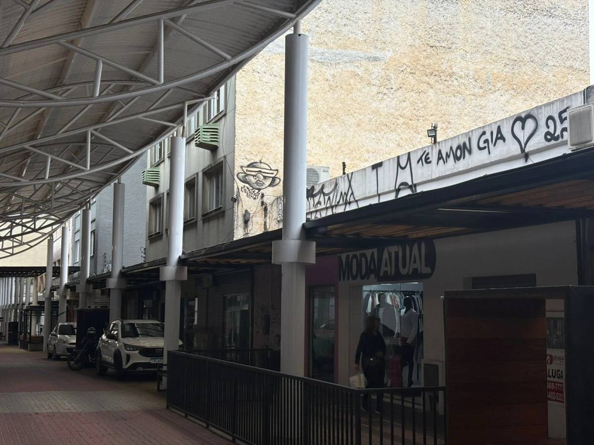 Rua Coberta completa dois anos de inauguração com prejuízos e reclamações de comerciantes em Criciúma — foto 13