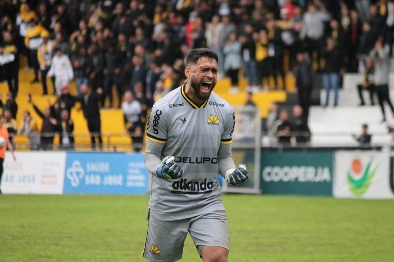 Acertado com o Juventude, Gustavo se despede do Criciúma — foto 1