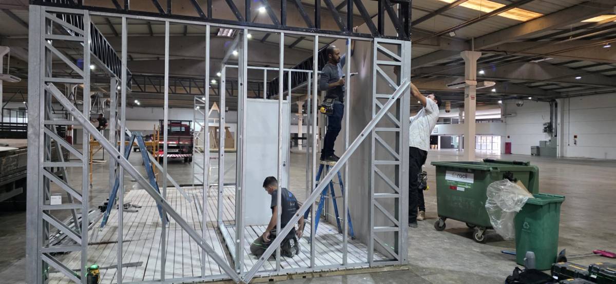 Criciúma: montagem da CasaPronta começa com mais de mil pessoas envolvidas nos preparativos — foto 1