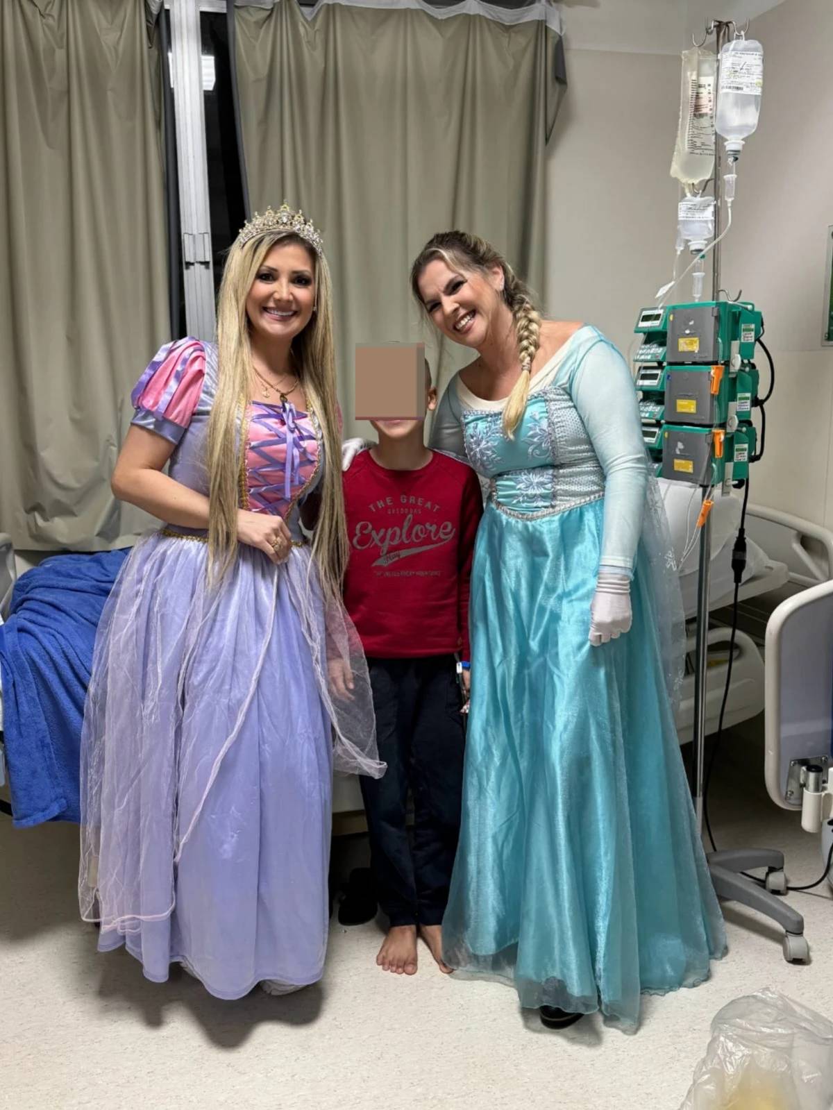 Vestidos de personagens infantis, voluntários levam alegria a pacientes em hospitais de Criciúma — foto 2