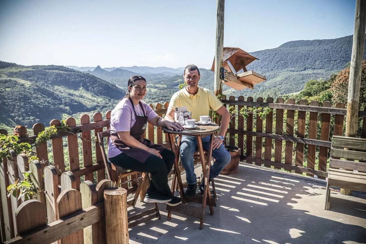 Inauguração na Serra da Rocinha: luz para moradores e comerciantes — foto 2