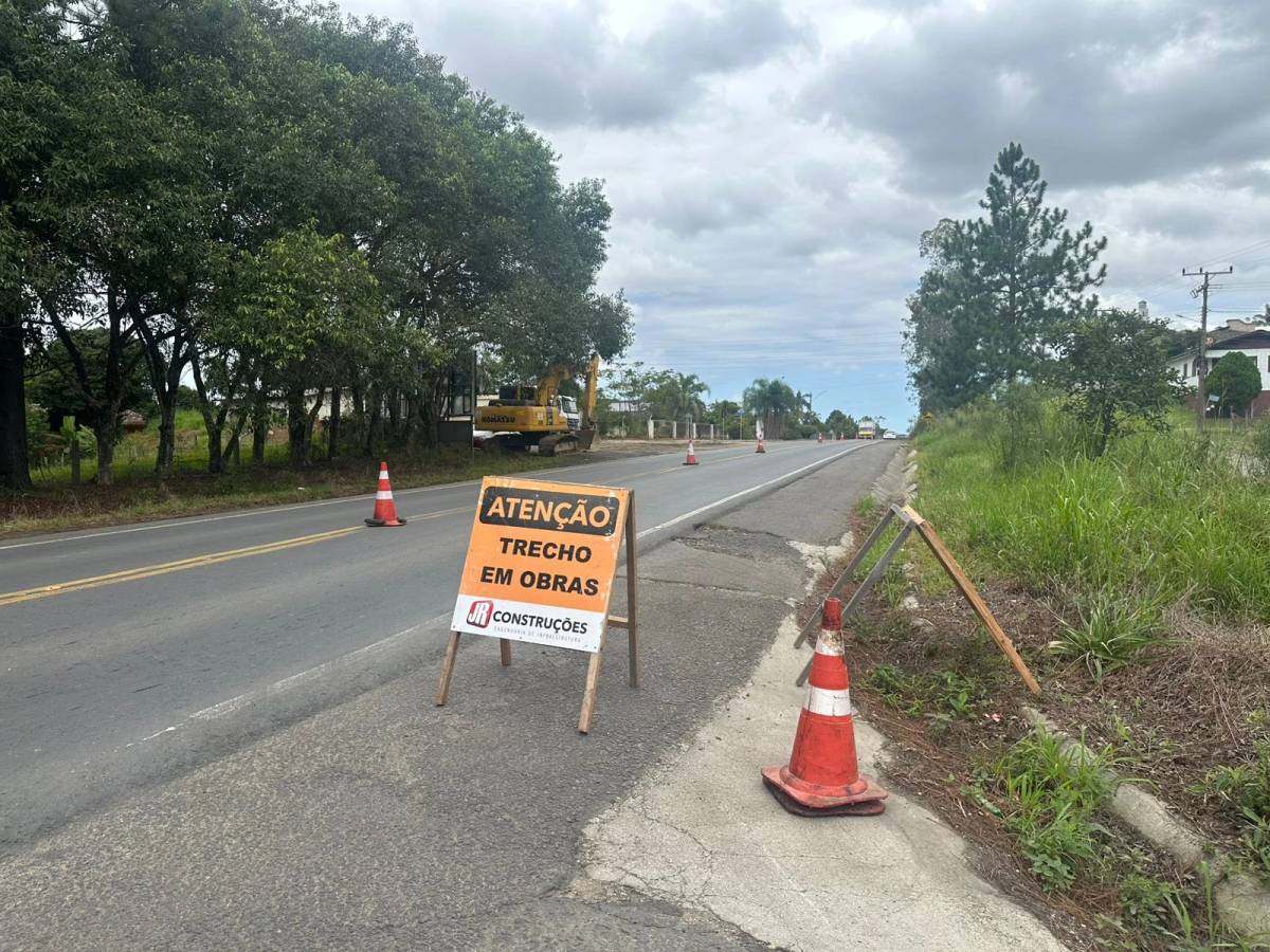 Siderópolis: trecho da SC-445 recebe obra para conter deslizamentos de terra — foto 1