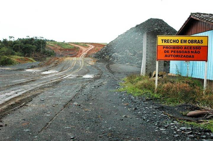 Desapropriações para continuação das obras da Via Rápida gera transtornos — foto 1