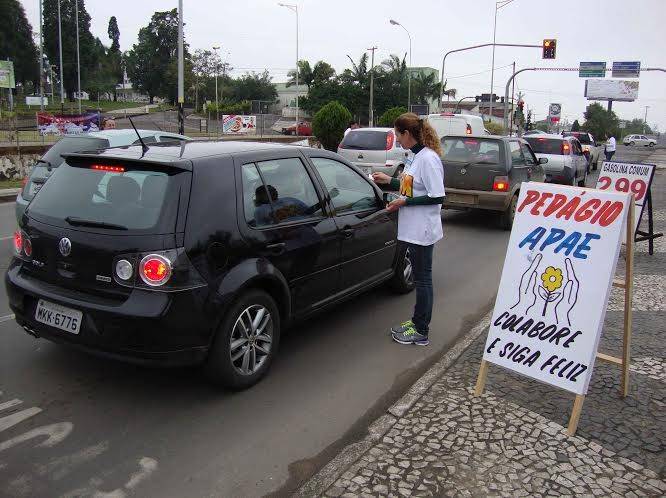 Apae Criciúma arrecada quase R$ 30 mil em pedágio — foto 4