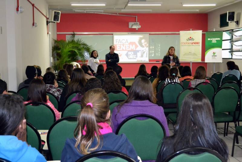 Em busca do sonho, alunos iniciam curso preparatório para o Enem — foto 1