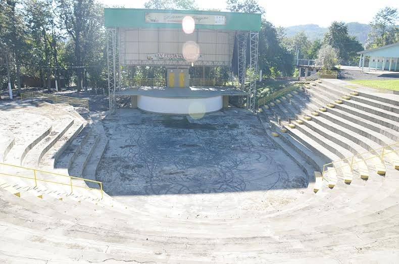 Parque Municipal é estruturado para a 15ª Festa do Vinho — foto 2