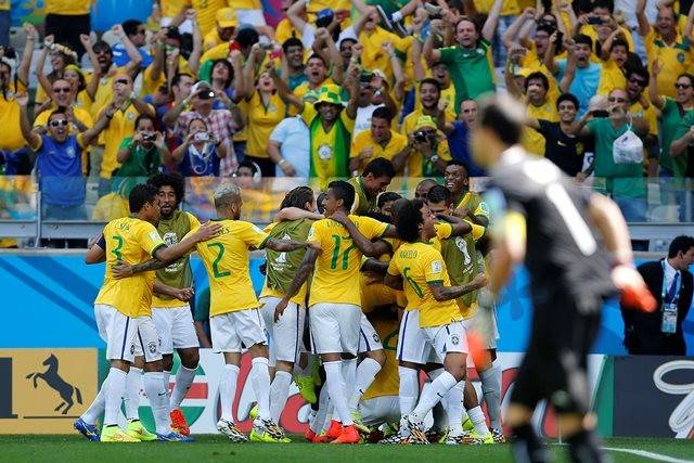 Em jogo dramático, Brasil garante vaga nas quartas de final nos pênaltis — foto 2