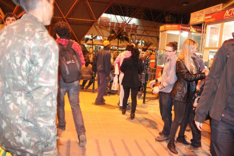 Protesto leva discussão do preço das passagens para a Câmara de Vereadores — foto 2