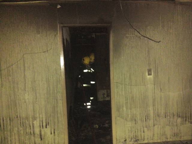 Parte de casa é destruída pelo fogo em Balneário Esplanada — foto 3