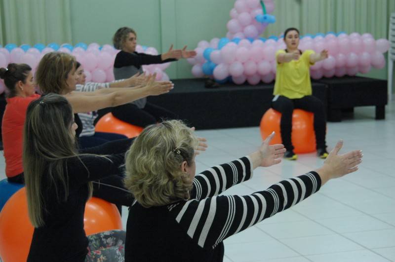 Pilates melhora postura, agilidade e traz disposição a alunas — foto 1
