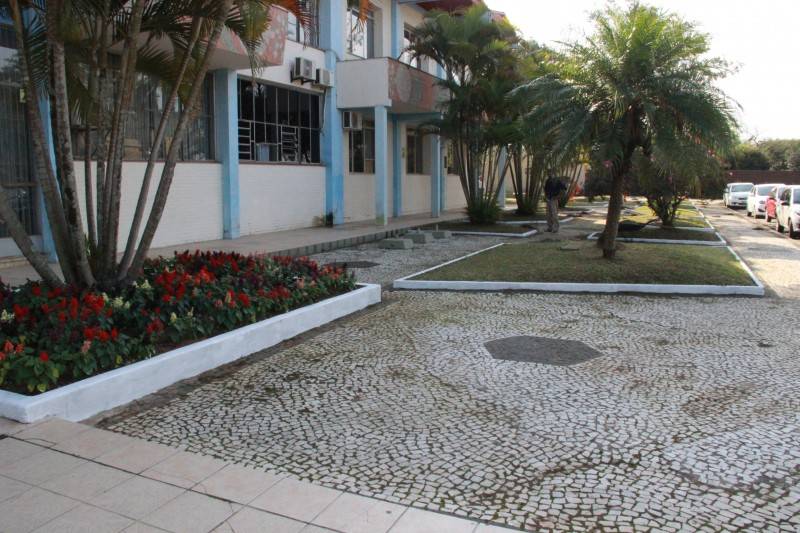 Em Içara, praças passam por limpeza e revitalização — foto 1