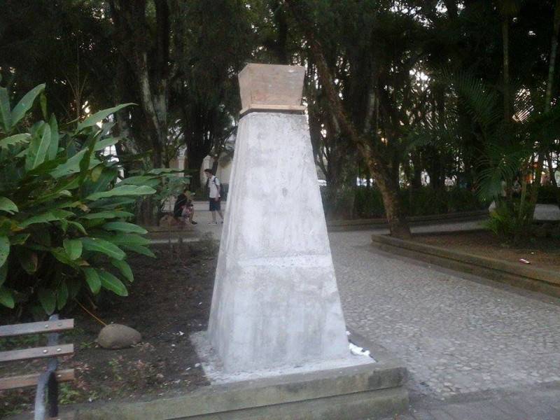 Após três anos, busto de Marcos Rovaris é recolocado na Nereu Ramos — foto 1