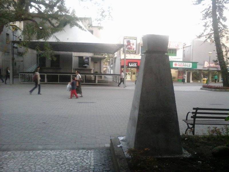 Após três anos, busto de Marcos Rovaris é recolocado na Nereu Ramos — foto 2