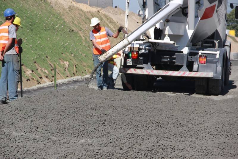 Pista do Morro do Formigão ganha primeiras camadas de concreto — foto 2