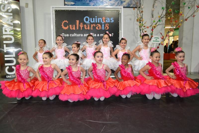 Quintas Culturais: mímicas embalam a chegada de alunos e professores — foto 4
