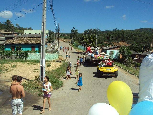 Grupo de voluntários recolhe brinquedos para o Natal — foto 5