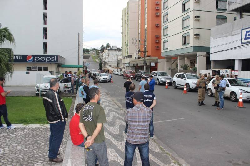 Em Criciúma, apuração das urnas deve ser encerrada até as 20 horas — foto 2