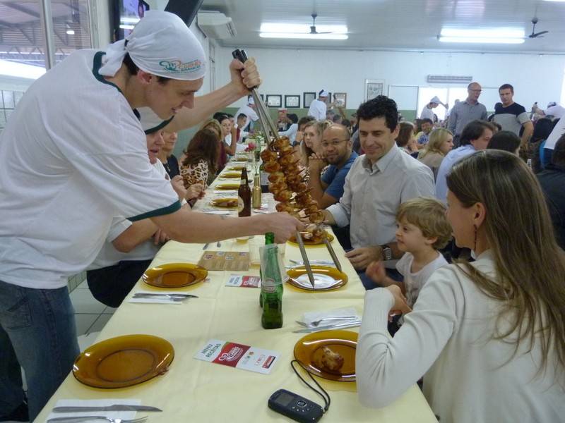 Bairro da Juventude recebeu 500 pessoas em Almoço das Carnes Brancas — foto 1