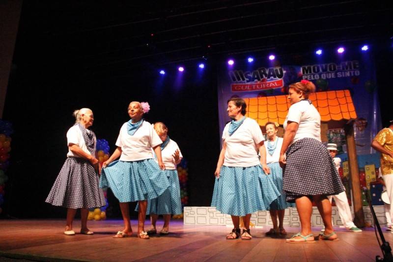 Usuários dos Cras viram estrelas no Teatro Elias Angeloni — foto 2