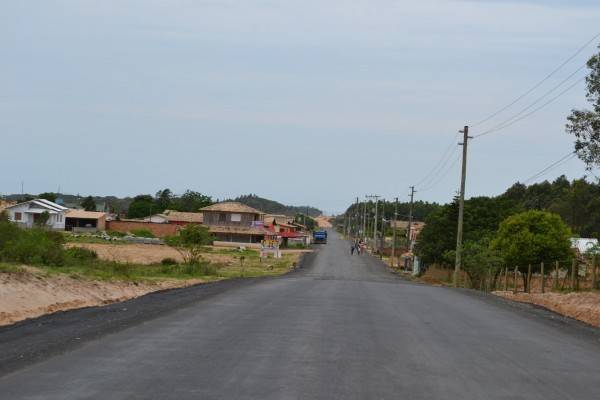 Rua da Polícia Federal recebe capa asfáltica — foto 1