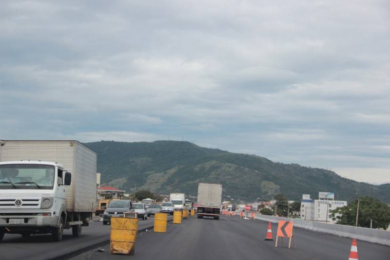 Atenção ao passar pelo acesso Norte da Ponte de Laguna — foto 1