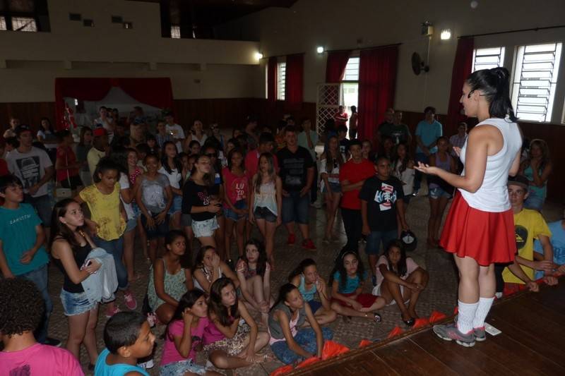 Festa de Natal é organizada para crianças do Bairro da Juventude — foto 2