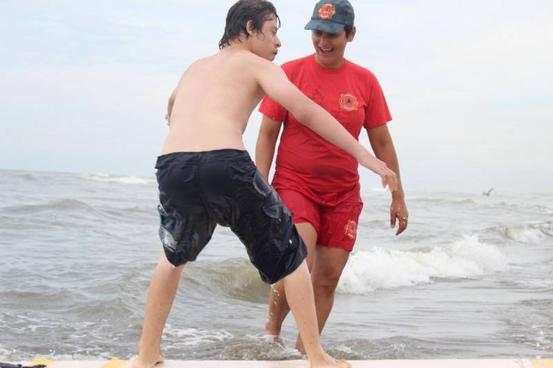 Temporada com surf adaptado para deficientes no Baln. Rincão — foto 10