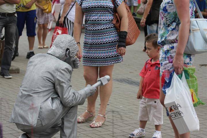 Repórteres relatam uma tarde na vida da estátua viva — foto 4