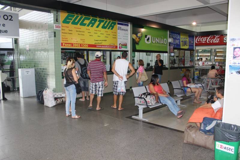 Na volta para a casa, movimento nas rodoviárias se intensifica — foto 1